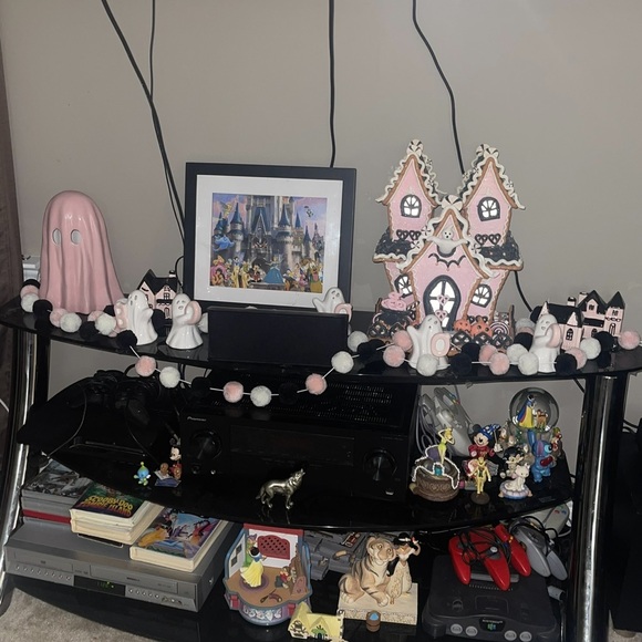 Pink Halloween Gingerbread House Decor - Picture 7 of 8